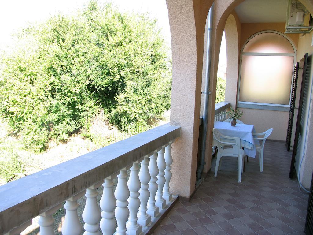 Apartments Mediterranean Sundance Vodice Rom bilde