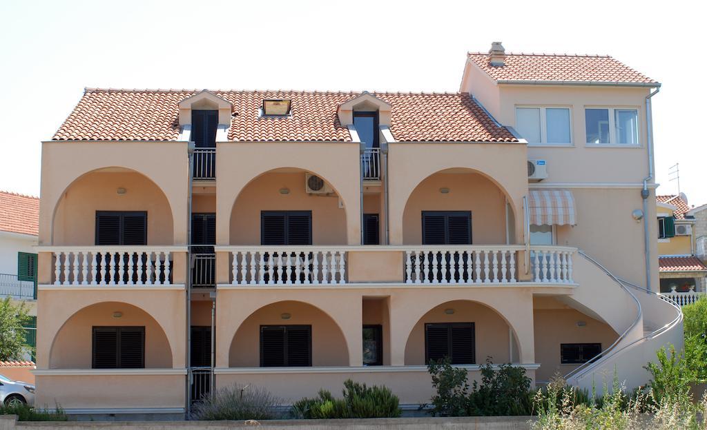 Apartments Mediterranean Sundance Vodice Eksteriør bilde