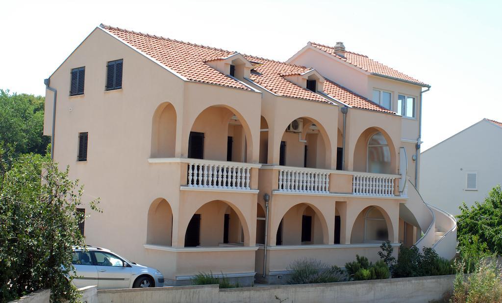 Apartments Mediterranean Sundance Vodice Eksteriør bilde