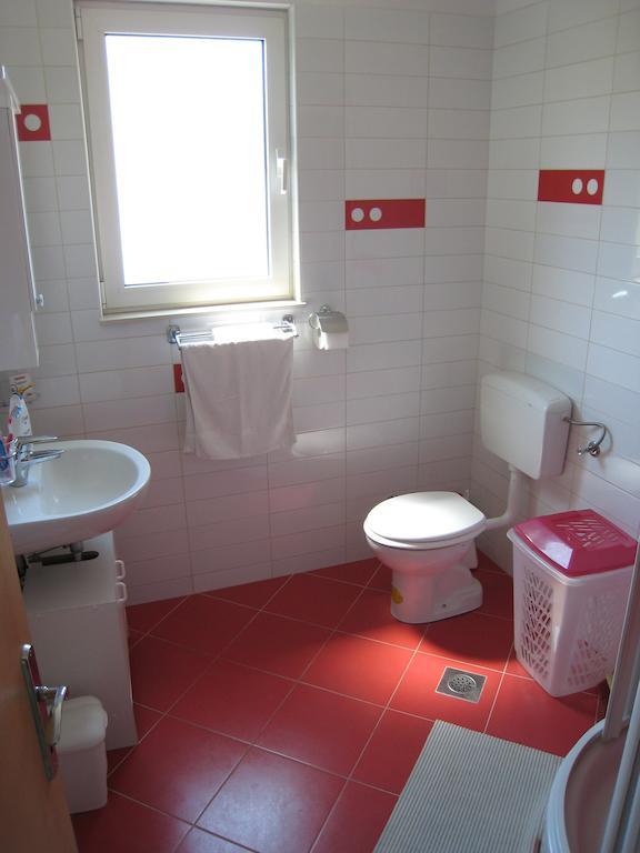 Apartments Mediterranean Sundance Vodice Rom bilde