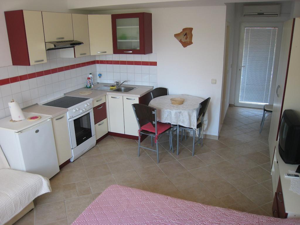 Apartments Mediterranean Sundance Vodice Rom bilde