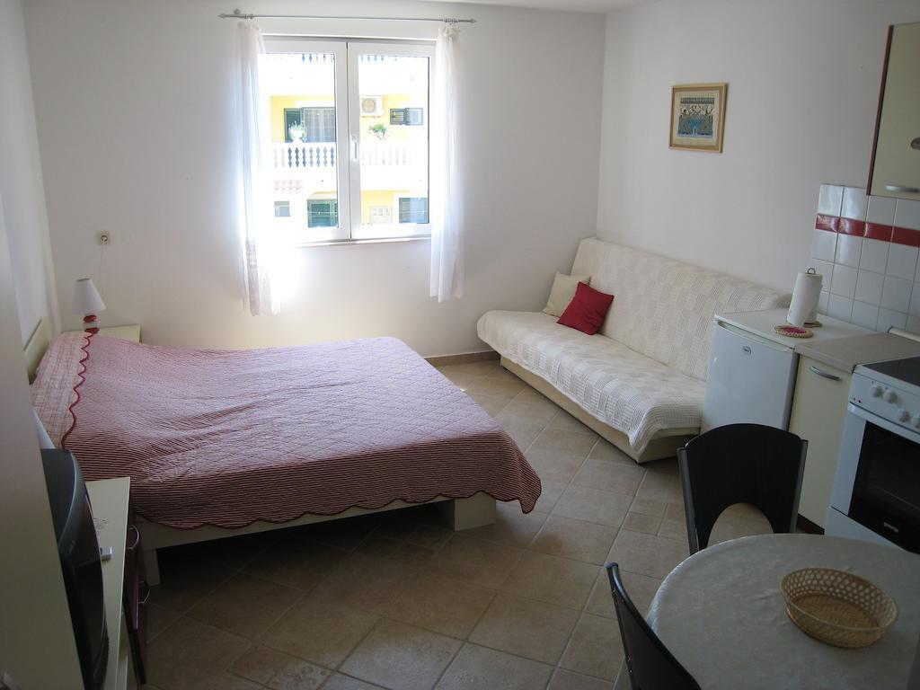 Apartments Mediterranean Sundance Vodice Rom bilde